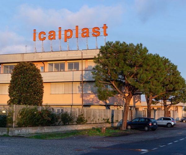 insegna icaiplast